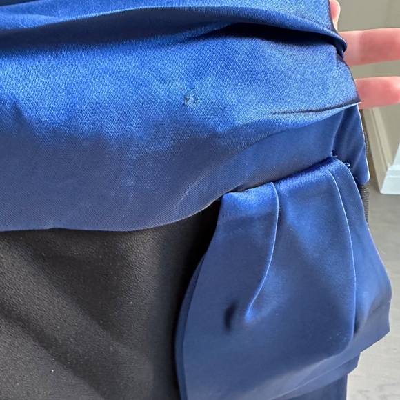 Elegant Black and Blue Strapless Dress - Picture 8 of 14